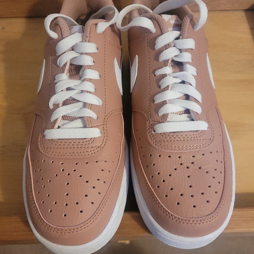 Womens Nike Court Vision Low Sneakers Size 8 Rose/White